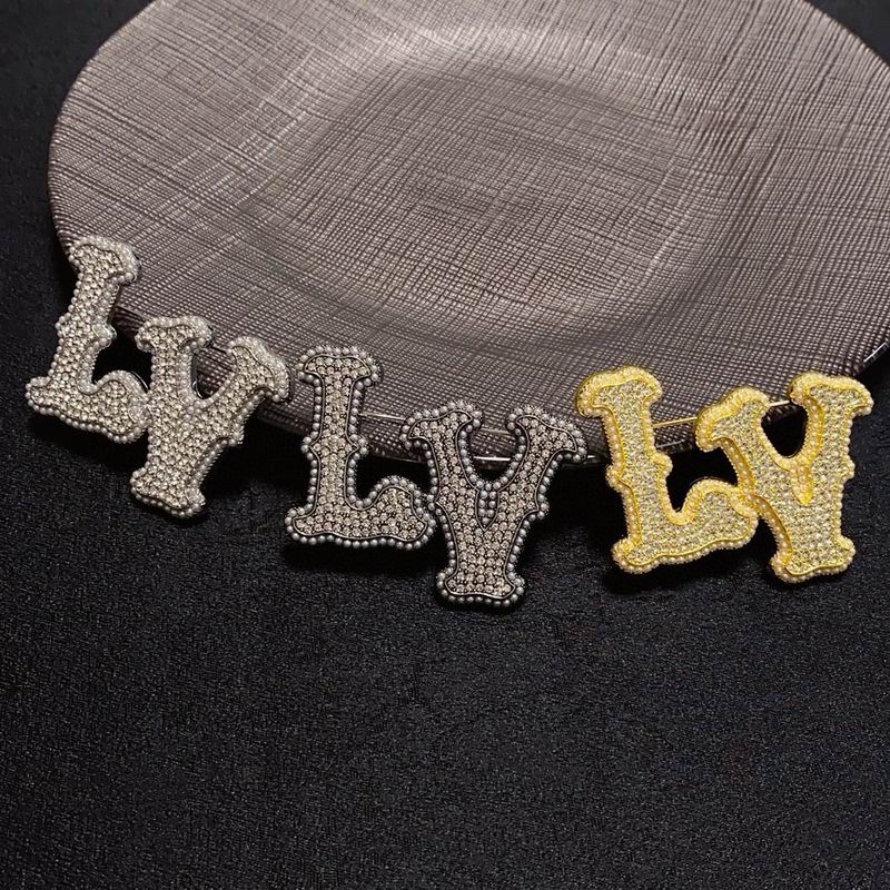 LV Brooch 11yxx15